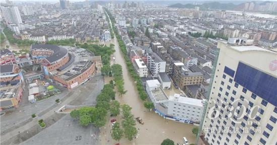 山推股份聯(lián)合代理商積極支援浙江公路抗擊臺風“利奇馬”