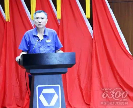 徐工集團總經(jīng)理助理、徐工汽車事業(yè)部總經(jīng)理、黨委書記羅東海發(fā)表重要講話