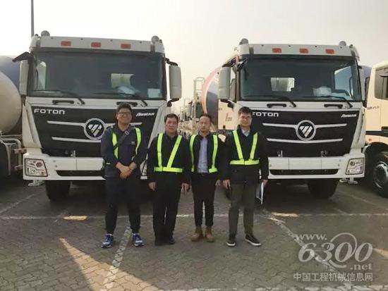 雷薩重機攪拌車發(fā)往海外